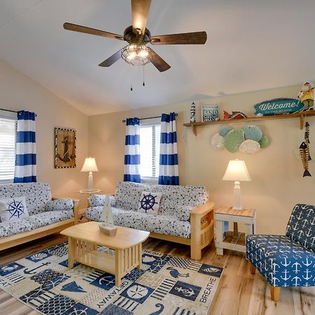 Ocean Isle Apartment With Balcony, 1 Mi To Beach! Ocean Isle Beach Bagian luar foto