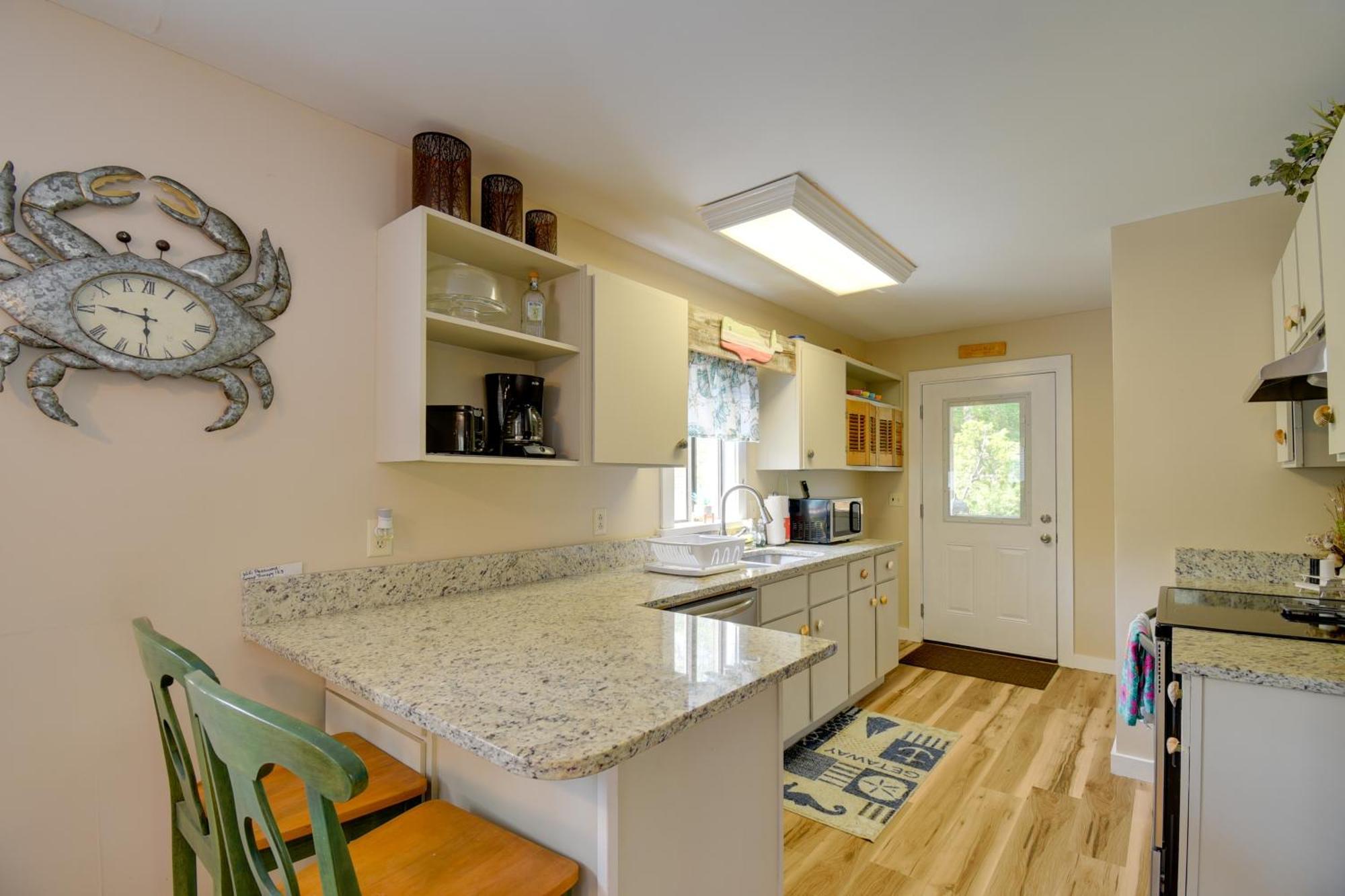 Ocean Isle Apartment With Balcony, 1 Mi To Beach! Ocean Isle Beach Bagian luar foto