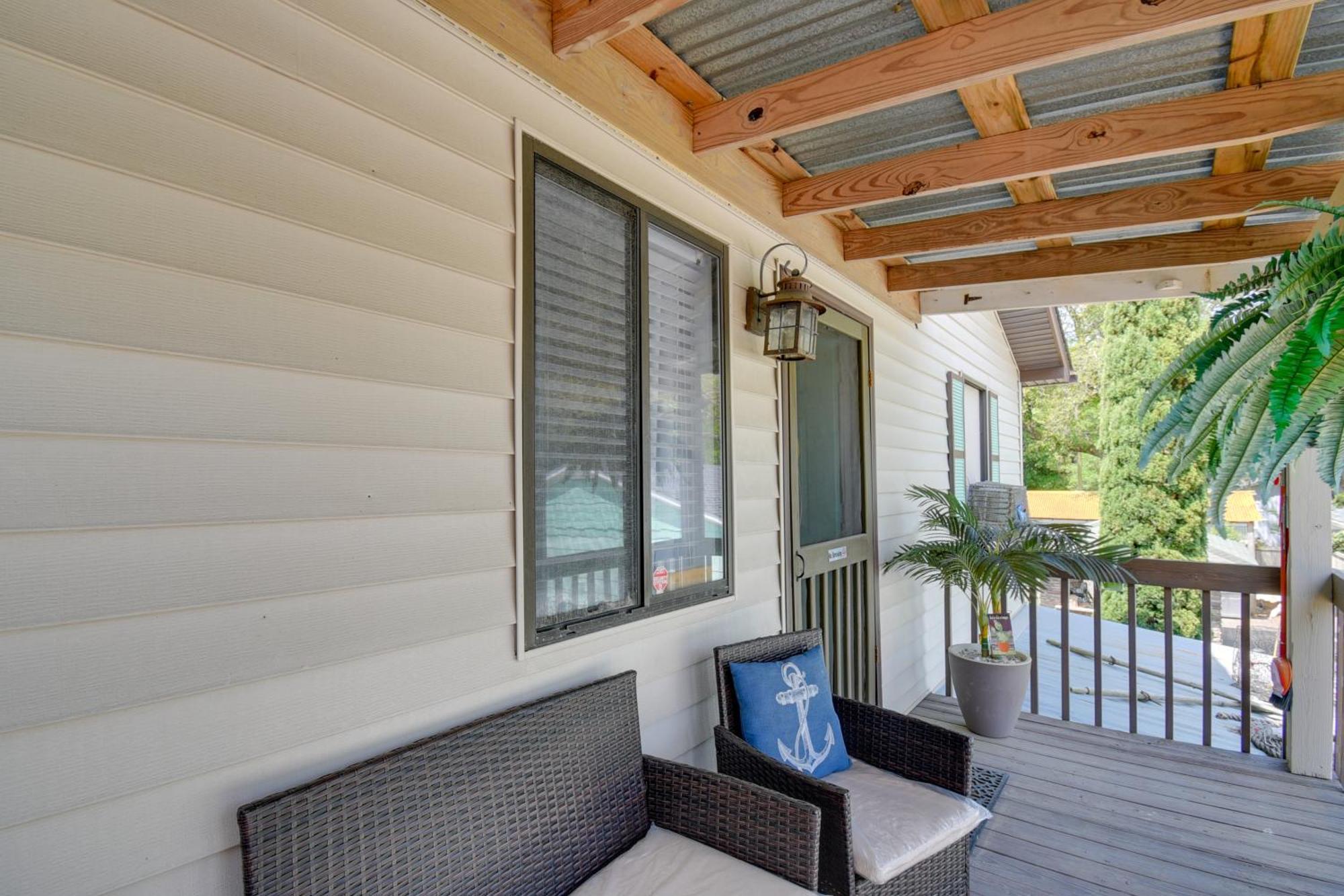 Ocean Isle Apartment With Balcony, 1 Mi To Beach! Ocean Isle Beach Bagian luar foto