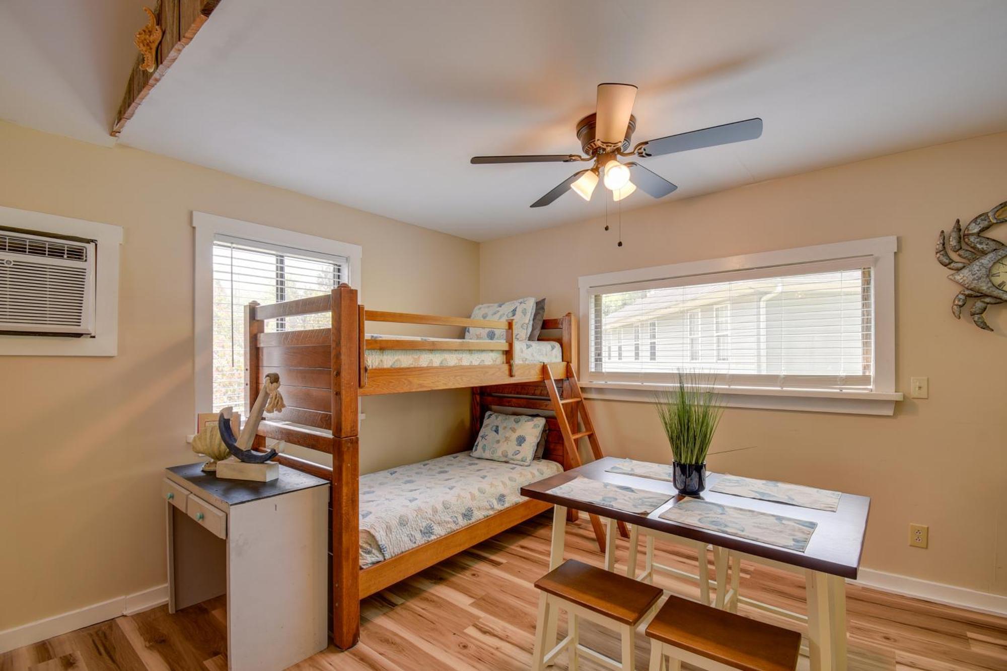 Ocean Isle Apartment With Balcony, 1 Mi To Beach! Ocean Isle Beach Bagian luar foto